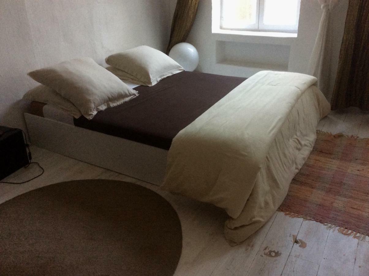 グリュイッサン La Planque Bed & Breakfast エクステリア 写真
